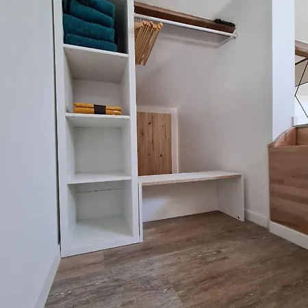 Spacieux Duplex Sous Combles. Appartement *