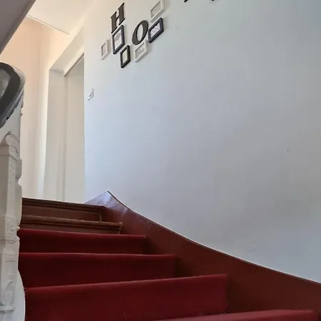 Appartement Spacieux Duplex Sous Combles. Le Pecq