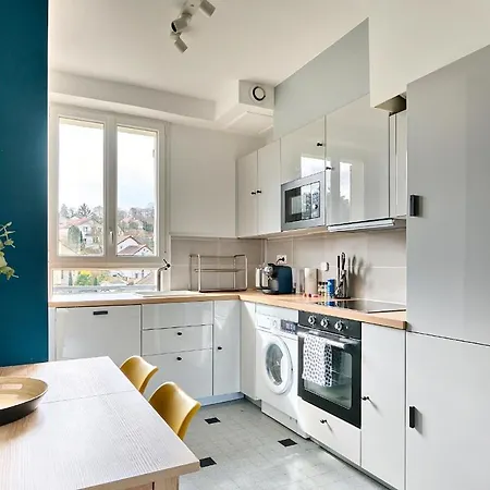 Appartement Spacieux Duplex Sous Combles. *