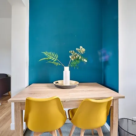 Spacieux Duplex Sous Combles. Appartement *