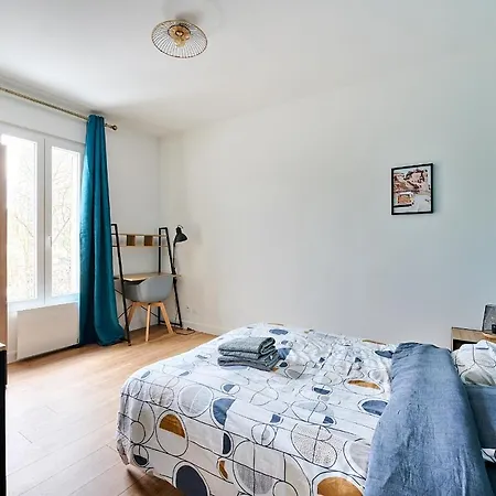 Appartement Spacieux Duplex Sous Combles. Le Pecq