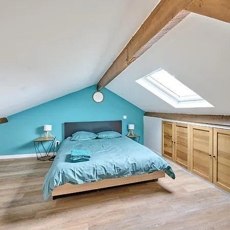 Spacieux Duplex Sous Combles. Appartement